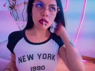 chloe kiss1