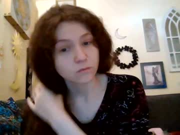 queencrimsonlvx