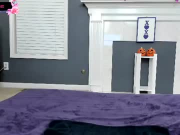 v plays